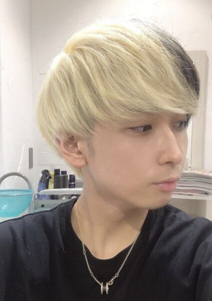 youtuberヒカルのアクセサリーや指輪・ネックレスからiPhoneスマホケースまで!持ち物まとめ!