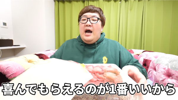 デカキンとカメラマン山本くん(山本ズバーン)の関係は?どんな人?