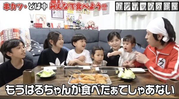 カジサック娘はるちゃんについて!誕生日のお祝いやおもちゃなどはじめての体験に注目!