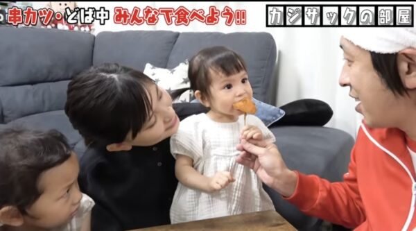 カジサック娘はるちゃんについて!誕生日のお祝いやおもちゃなどはじめての体験に注目!