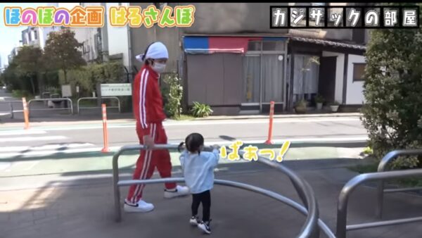 カジサック娘はるちゃんについて!誕生日のお祝いやおもちゃなどはじめての体験に注目!